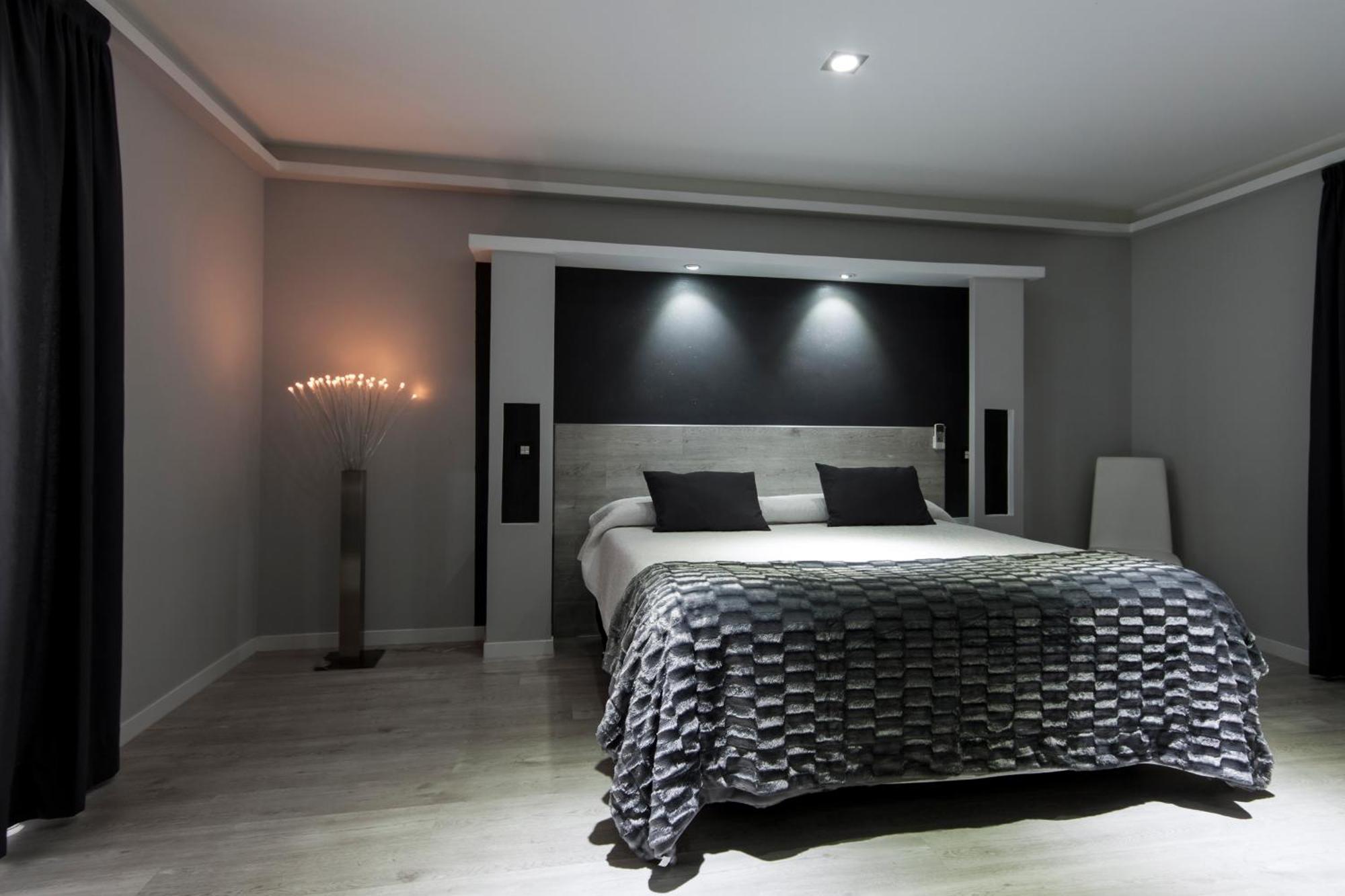 Hostal Overnight Madrid — Fotos 1